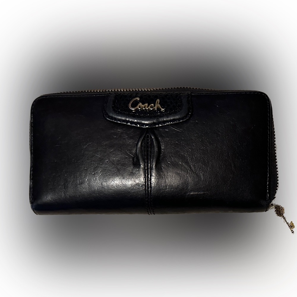 Coach Authentic Black Leather Medium Wallet with Gold Zipper Rare
